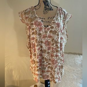 LuckyFloral print on Cream cap sleeve blouse - Size 2X